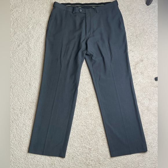 Haggar Gray Dress Pants Classic Style (40x32) - Picture 3 of 4